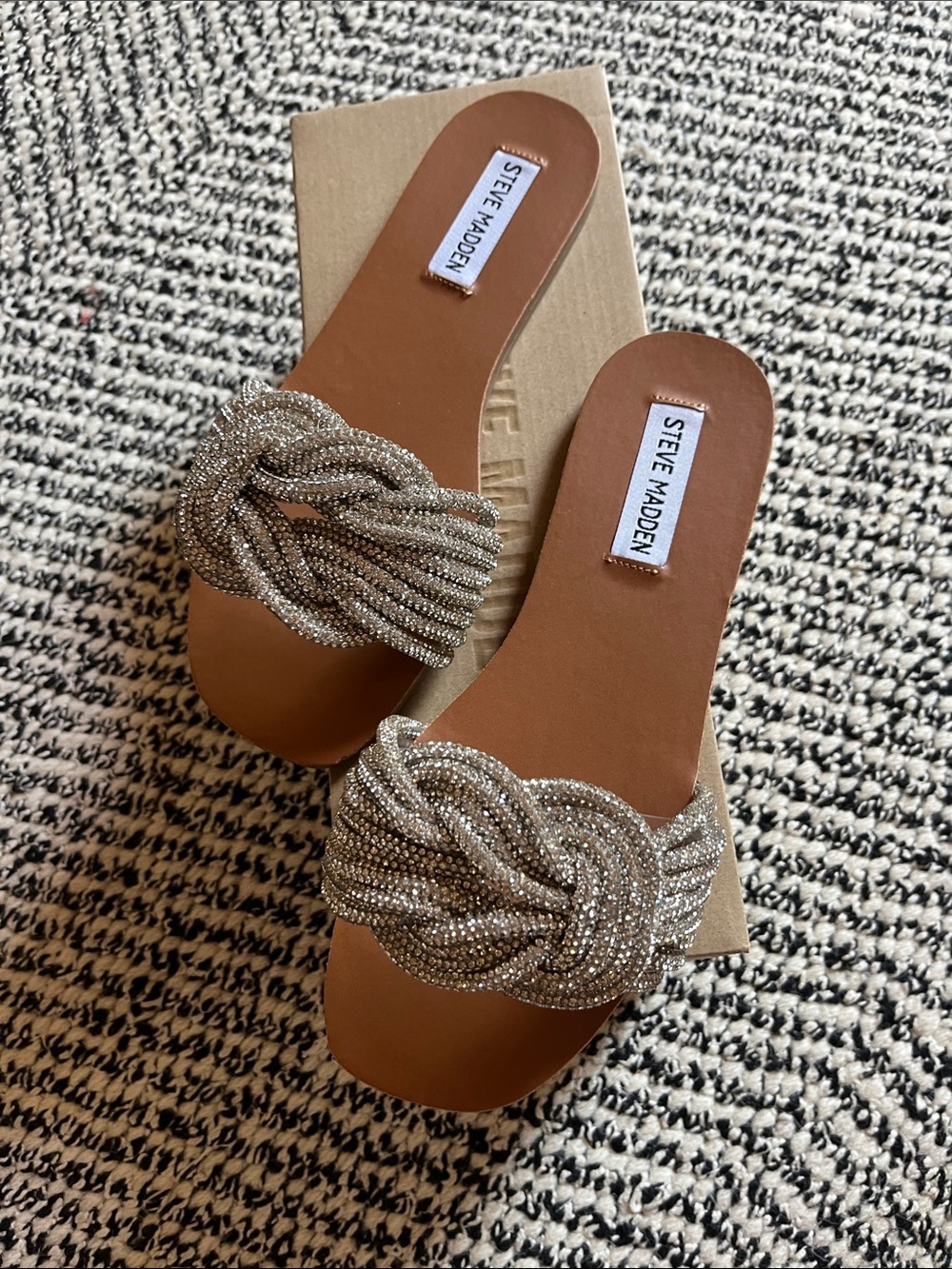 NWT Steve Madden Sparkling Knotted Slide Sandals - Champagne